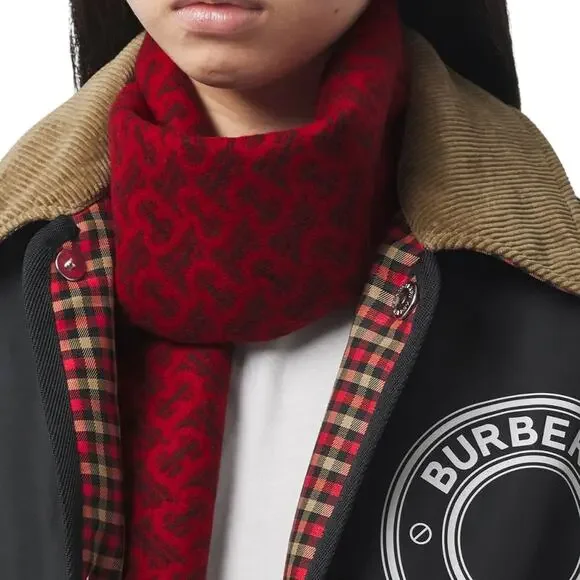 BURBERRY TB Motif Jacquard Cashmere Scarf in Red - Picture 2 of 11